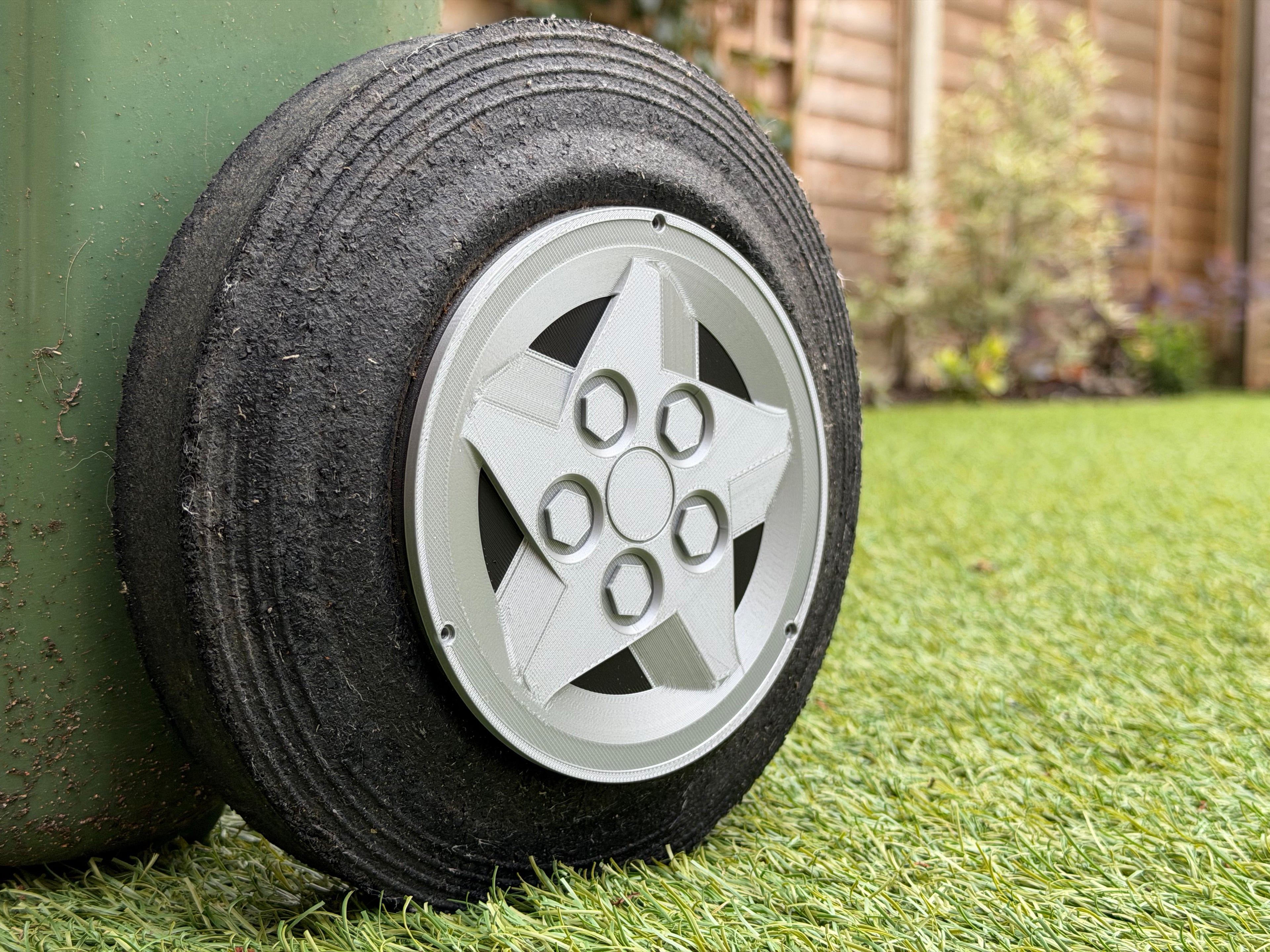 UK Wheelie bin Discovery style wheel trims (125mm)