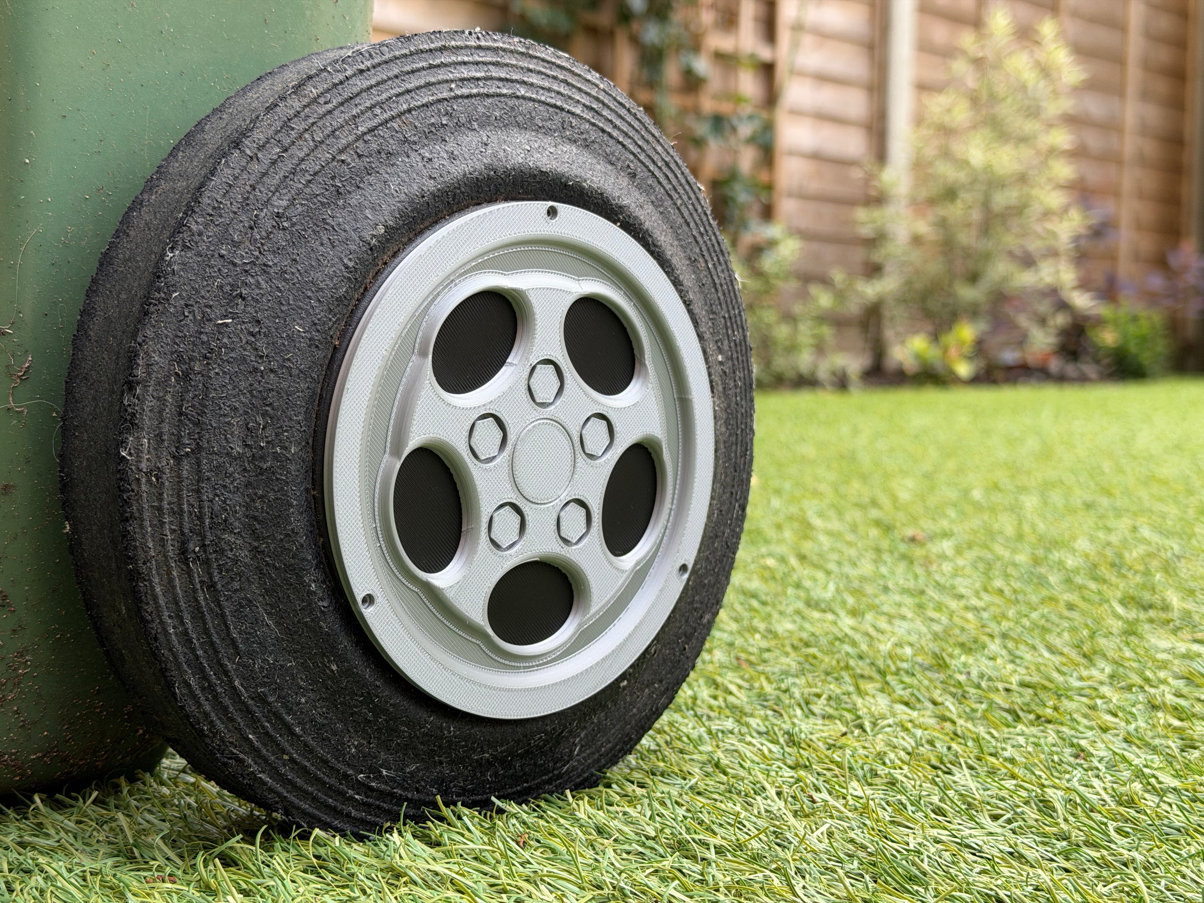UK Wheelie bin Teledial style wheel trims (125mm)