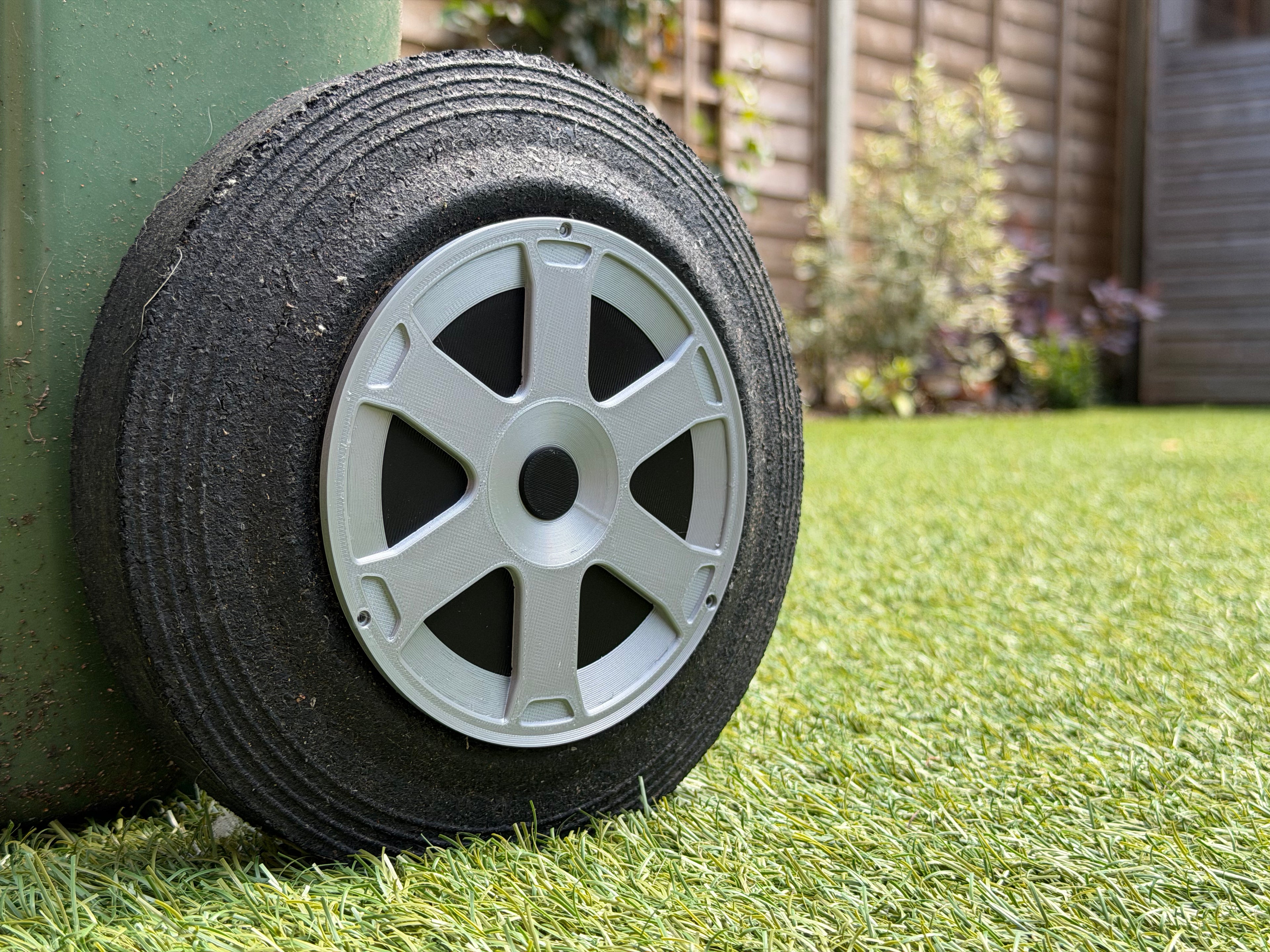 UK Wheelie bin B5 S4 style wheel trims (125mm)