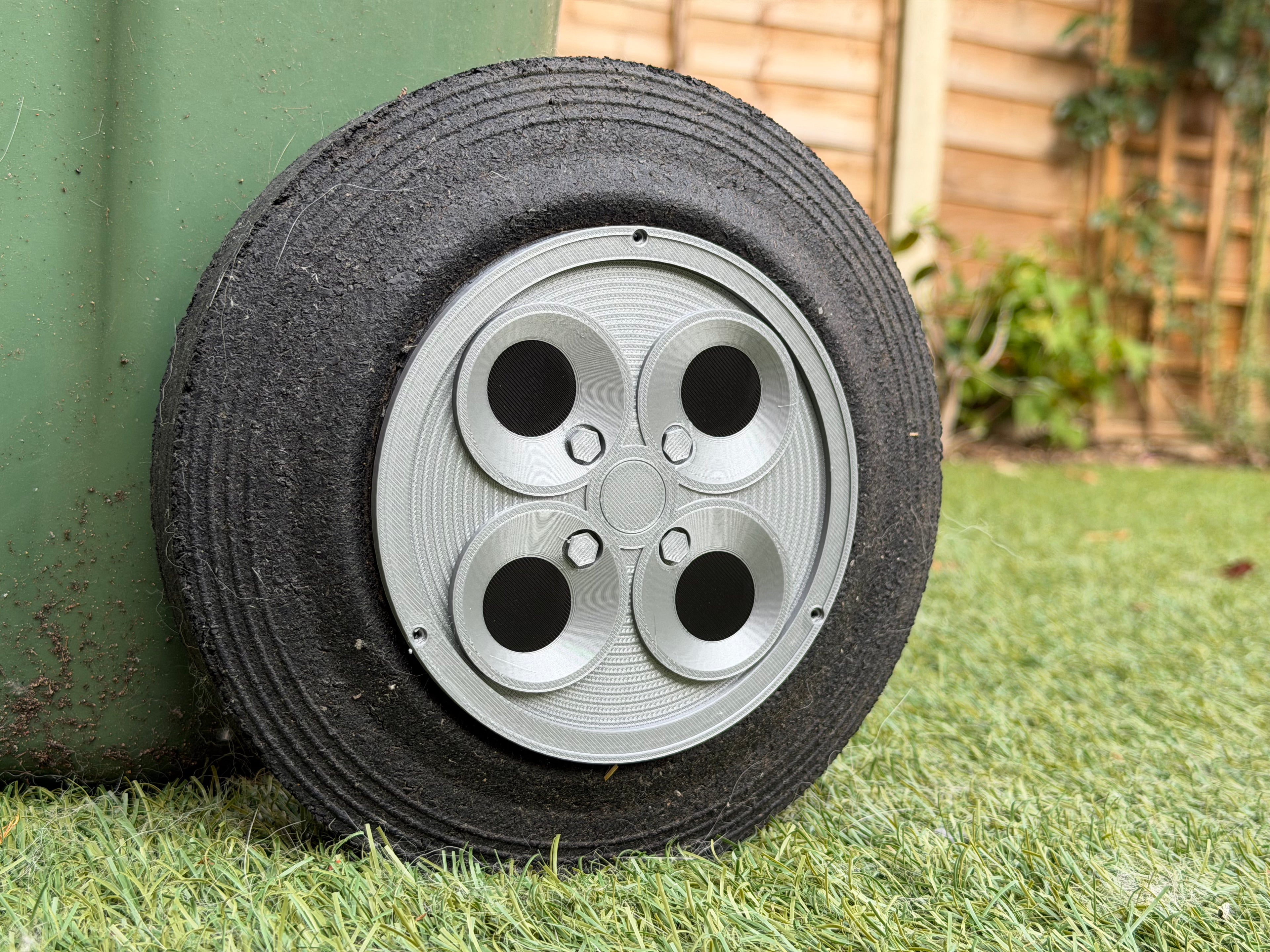 UK Wheelie bin XR3 / XR3i Cloverleaf style wheel trims (125mm)